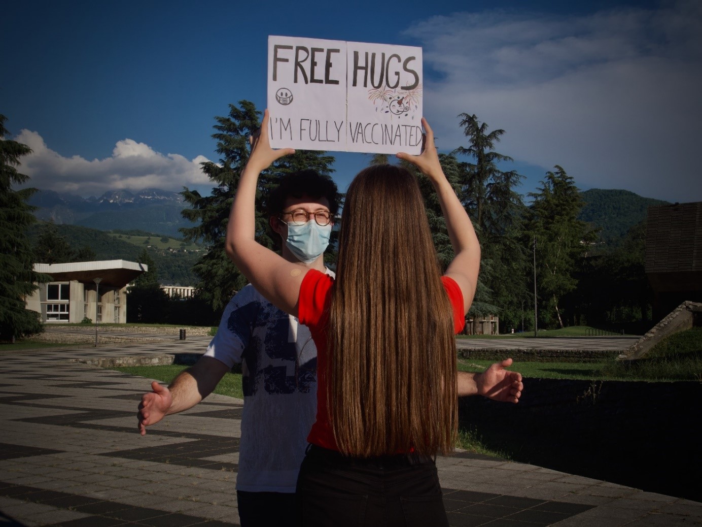 Free Hugs, I'm fully vaccinated